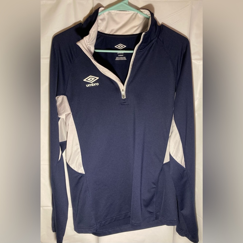 Umbro men’s vented side workout shirt Sz S
